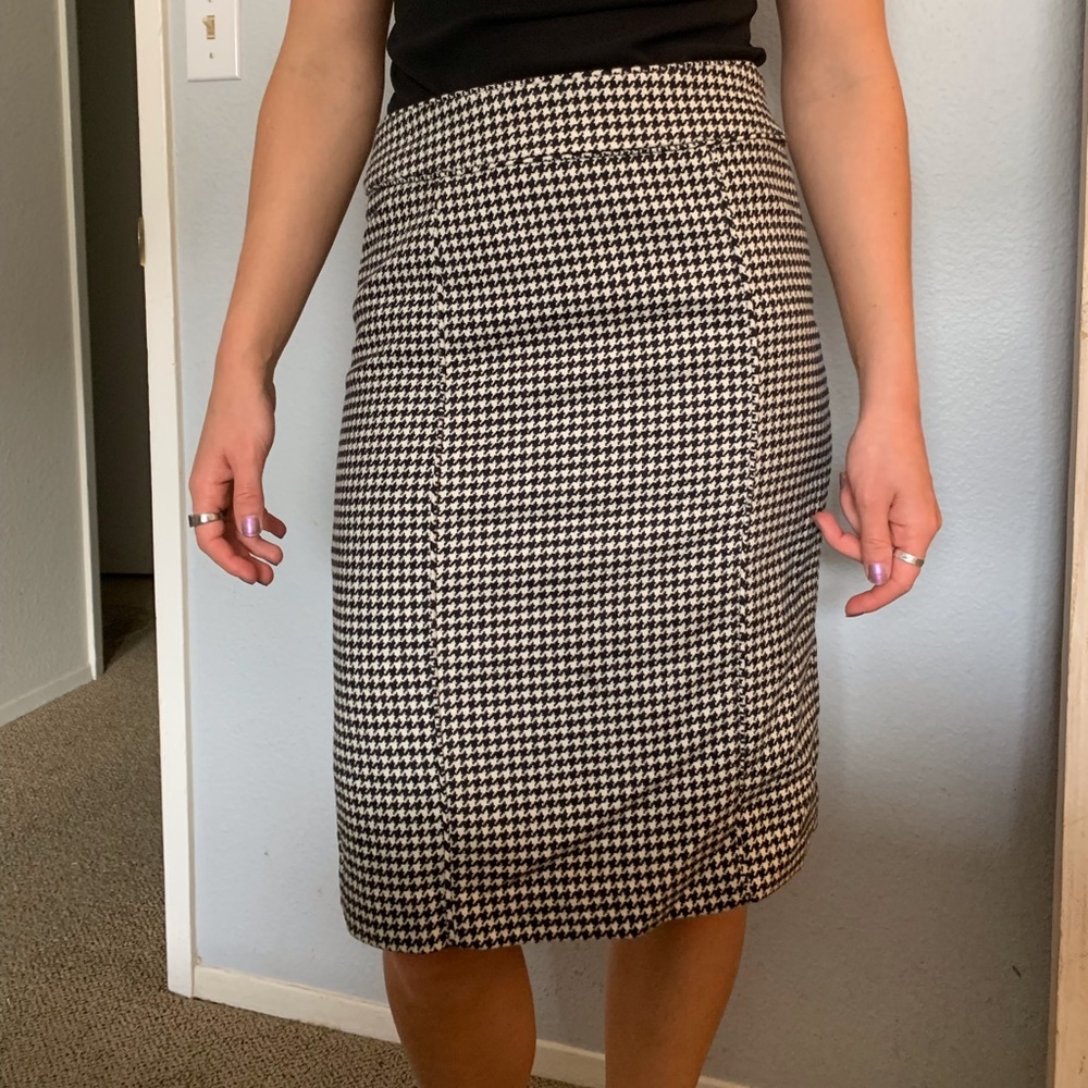 Classy Banana Republic Skirt!